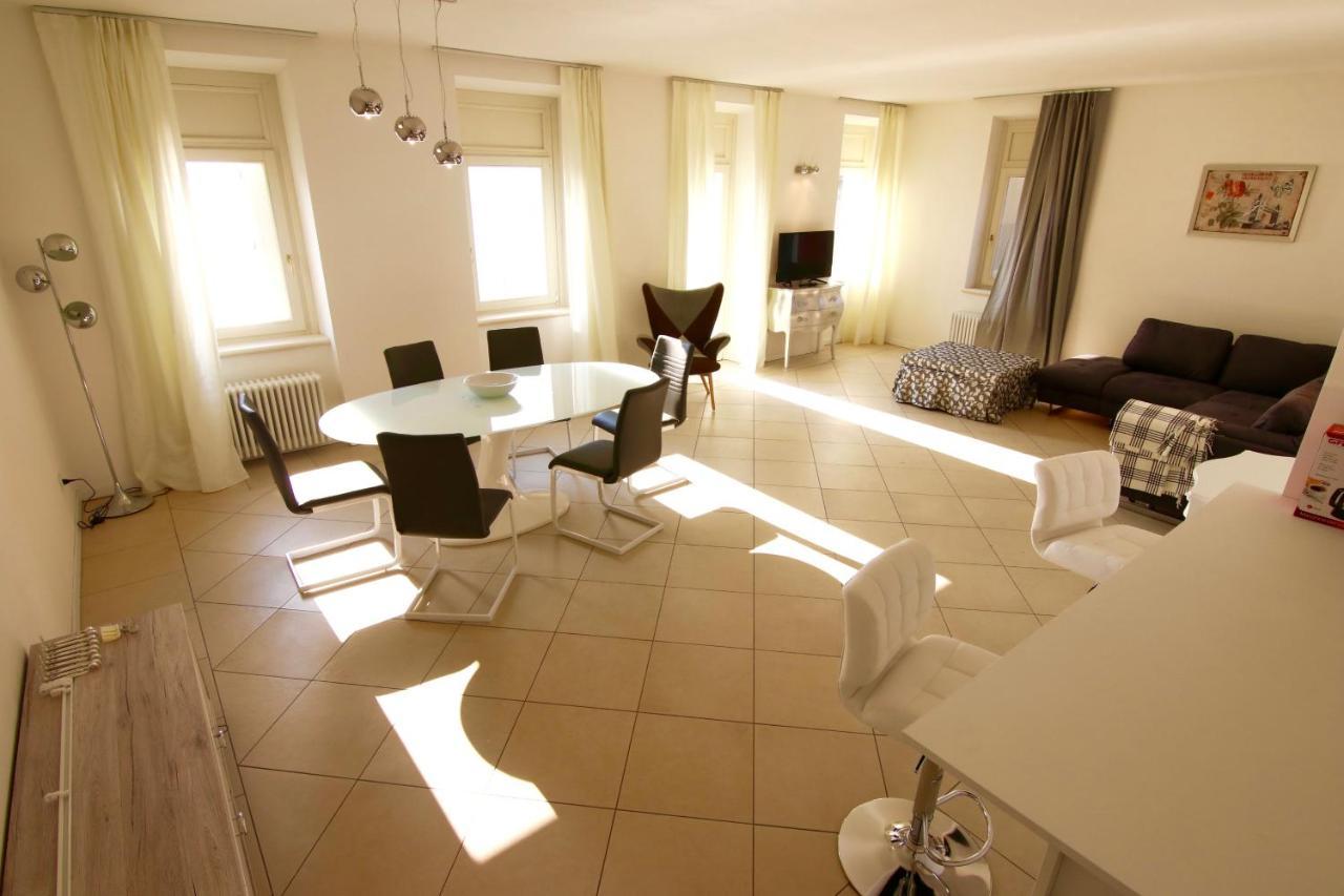 Charmante Apartament Lake Front Малчезине Екстериор снимка