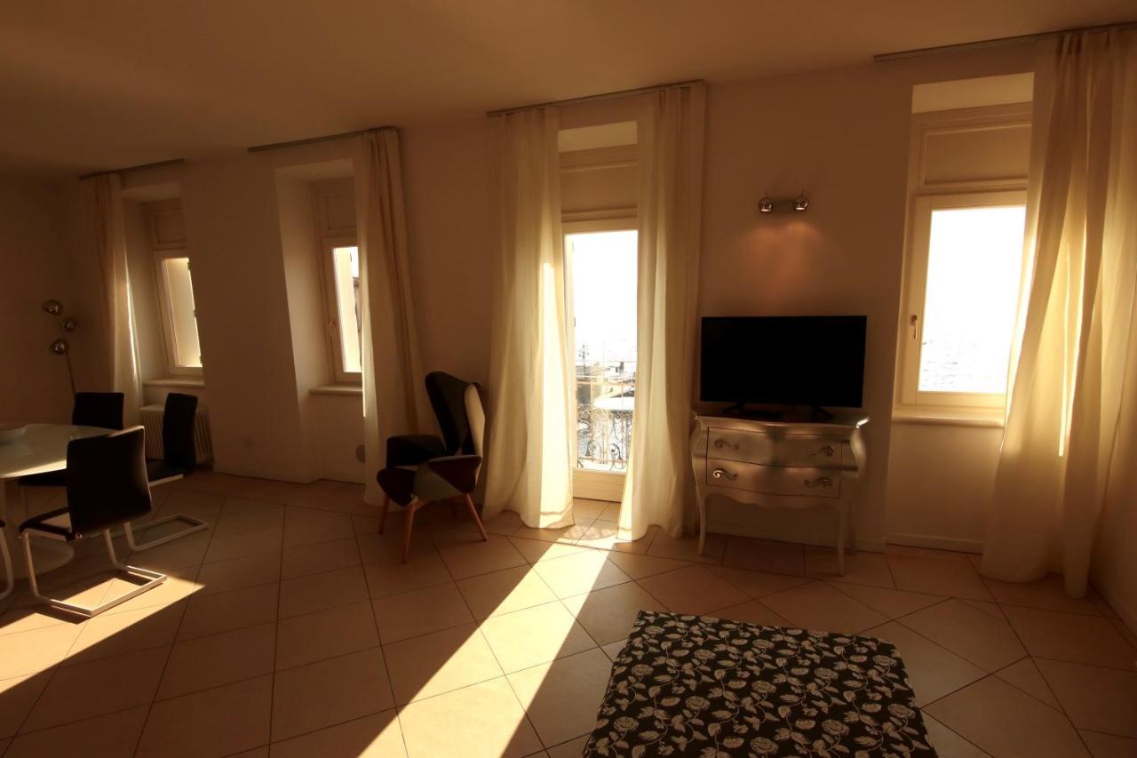 Charmante Apartament Lake Front Малчезине Екстериор снимка