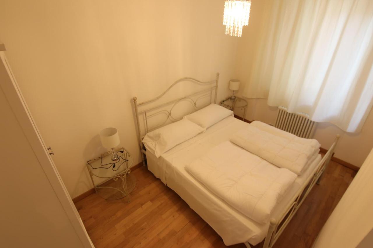 Charmante Apartament Lake Front Малчезине Екстериор снимка