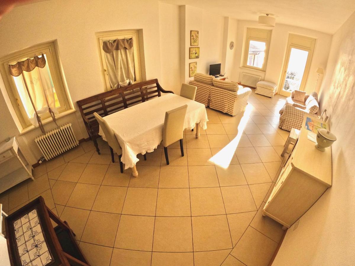 Charmante Apartament Lake Front Малчезине Екстериор снимка
