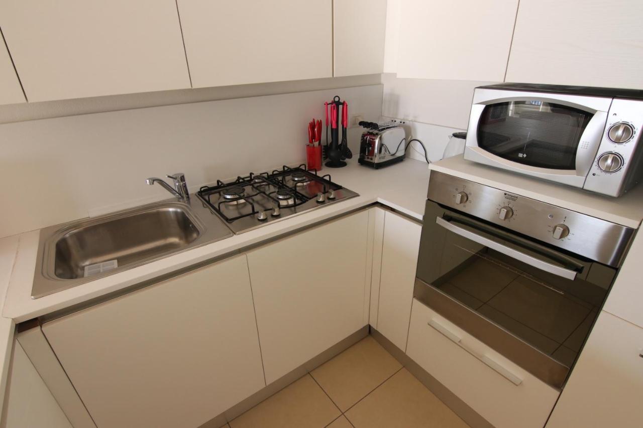 Charmante Apartament Lake Front Малчезине Екстериор снимка